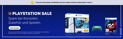 Blaues PlayStation-Banner mit weißem Text: „PlayStation Sale – Spare bei Konsolen, Zubehör und Spielen.“ Oben ein grauer Balken mit dem Text „PS Plus-Mitglieder, kombiniert das mit eurem zusätzlichen Rabatt von 5 %.“ Rechts sind eine PS5-Konsole, ein DualSense-Controller in Grün und das Spiel Gran Turismo 7 abgebildet. Unten steht „Jetzt shoppen“ und Verkaufsdaten vom 21.11.25 bis 18.12.25.