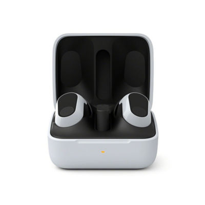 Offenes weißes Lade-Case, das weiße Gaming-Ohrhörer enthält.