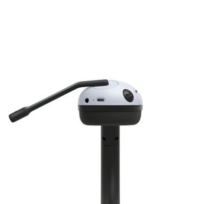 Unteransicht eines weißen kabellosen Gaming-Headsets und eines Mikrofons, bei dem die Tasten an einem Ohrpolster zu sehen sind.