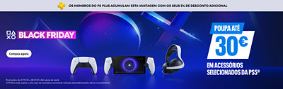 Banner azul com texto branco “Promoções da PlayStation – Ofertas imperdíveis.” No topo, uma faixa cinzenta diz “Os membros do PS Plus acumulam esta vantagem com os seus 5% de desconto adicional.” À direita, texto “Poupa até 30€” seguido de “em acessórios selecionados da PS5®.” A imagem mostra um comando DualSense, o PlayStation Portal, um headset PS5® e o ícone PS Plus. Botão branco à esquerda com o texto “Compra agora.”