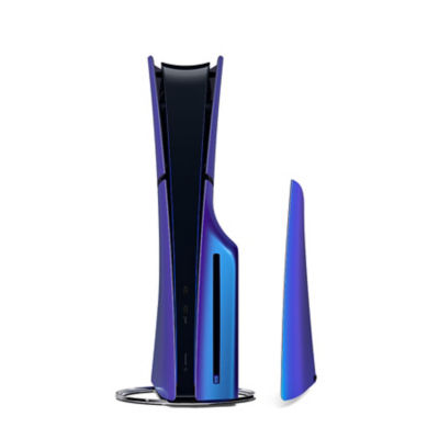 Consola PS5 com tampas em  na vertical, ao lado de uma tampa Midnight Black