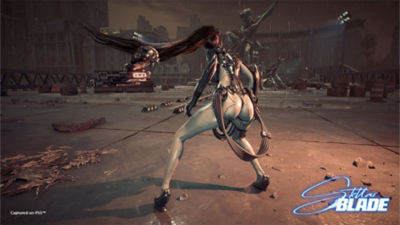 EVE che si prepara a combattere in città, al fianco del suo drone