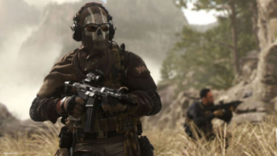 PS4 Call of Duty: Modern Warfare II operators scout the terrain